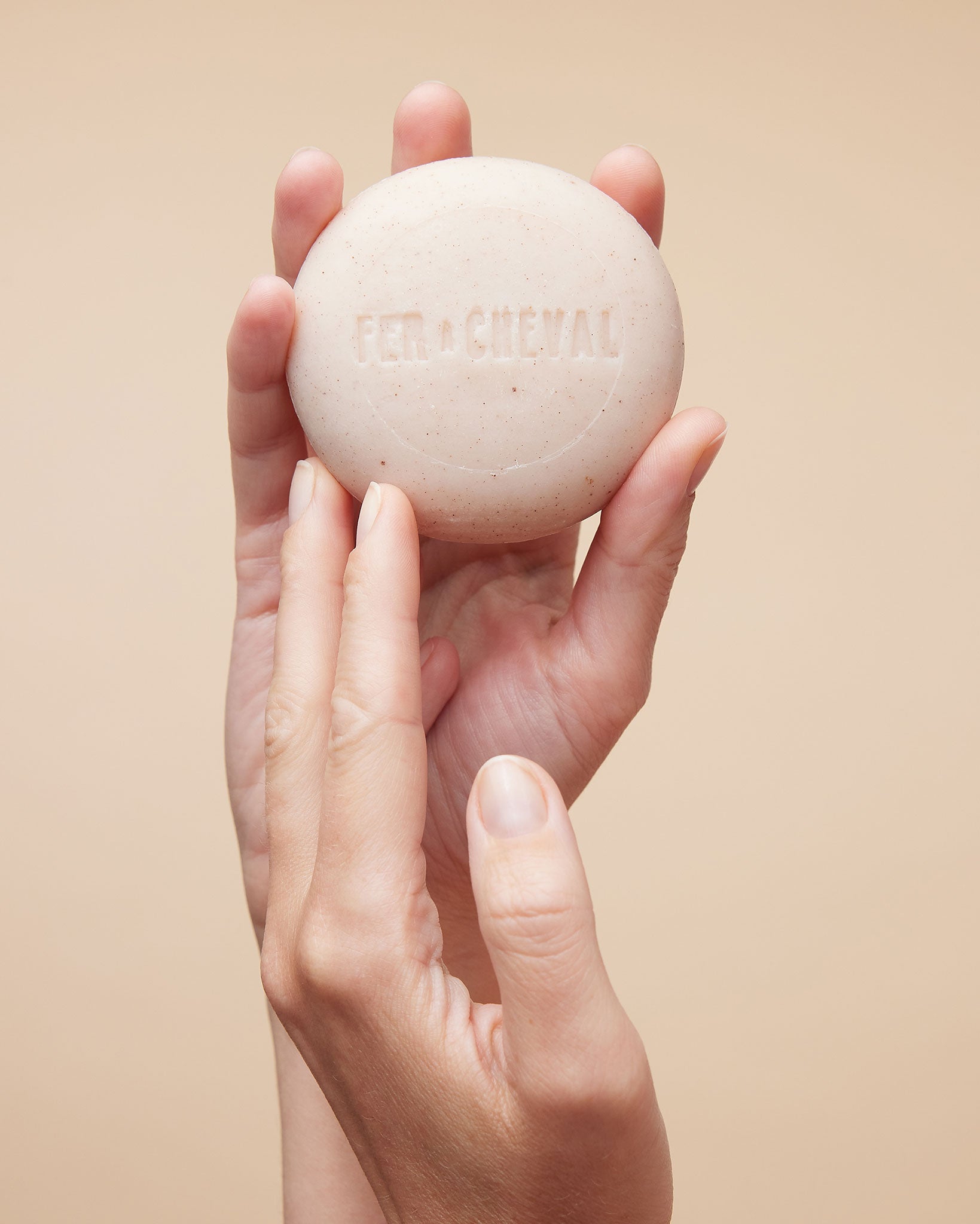 Trio Solide: Nettoyant, Shampoing et Après-shampoing