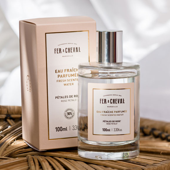 Eau Fraîche Parfumée Pétales de Rose 100ml - Fer à Cheval Soapery
