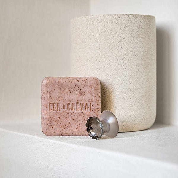 Solid Gentle Cleansing Kit 100g and Magnetic Soap Holder